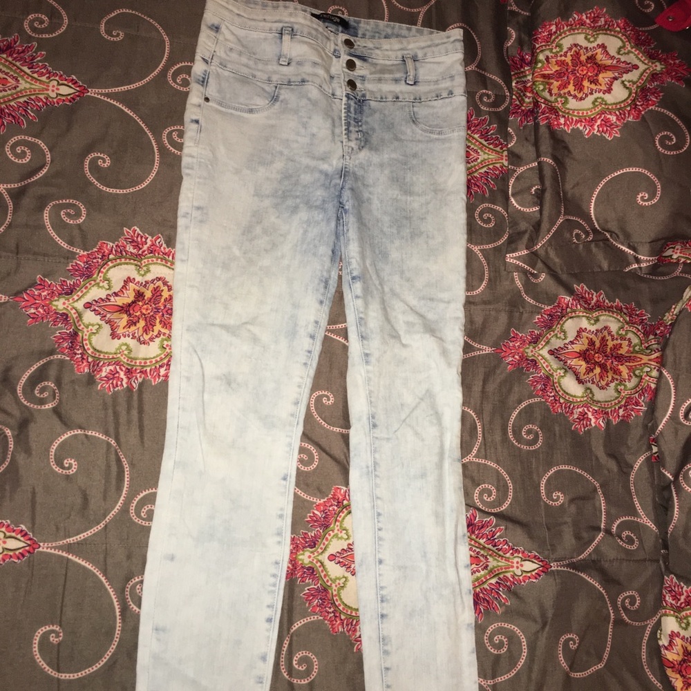 Light washed jeans